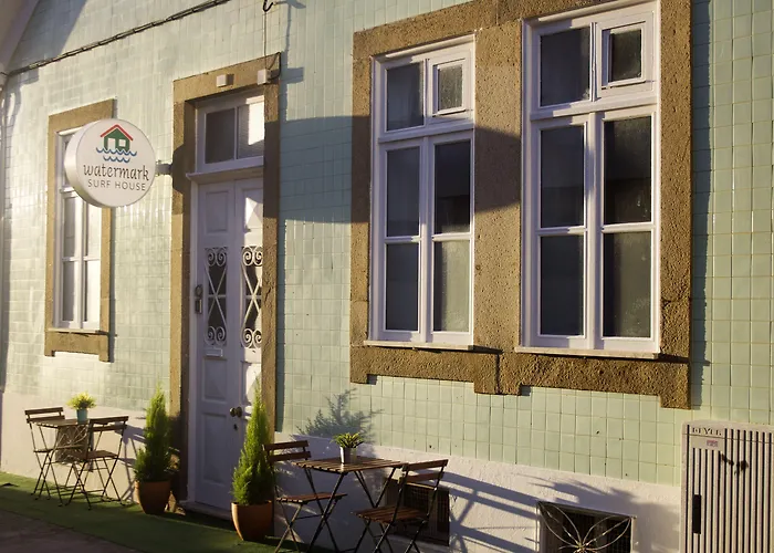 B&B Watermark Surf House *